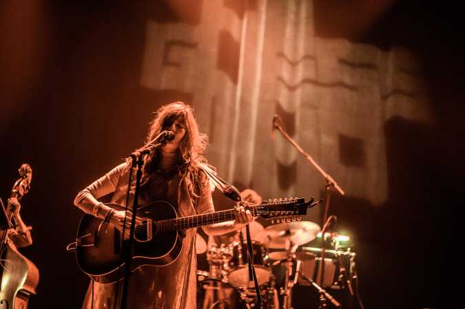 Circuit des Yeux releases live album 'Reaching for Indigo: GAIA INFINITUS' recorded at Le Guess Who? 2018